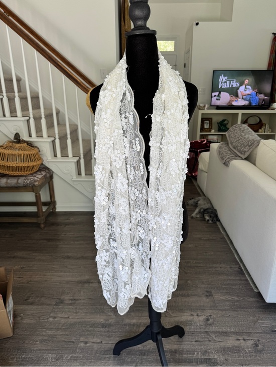 Capulet Accessories - Capulet White Lace Decorative Scarf with Sequin Detail